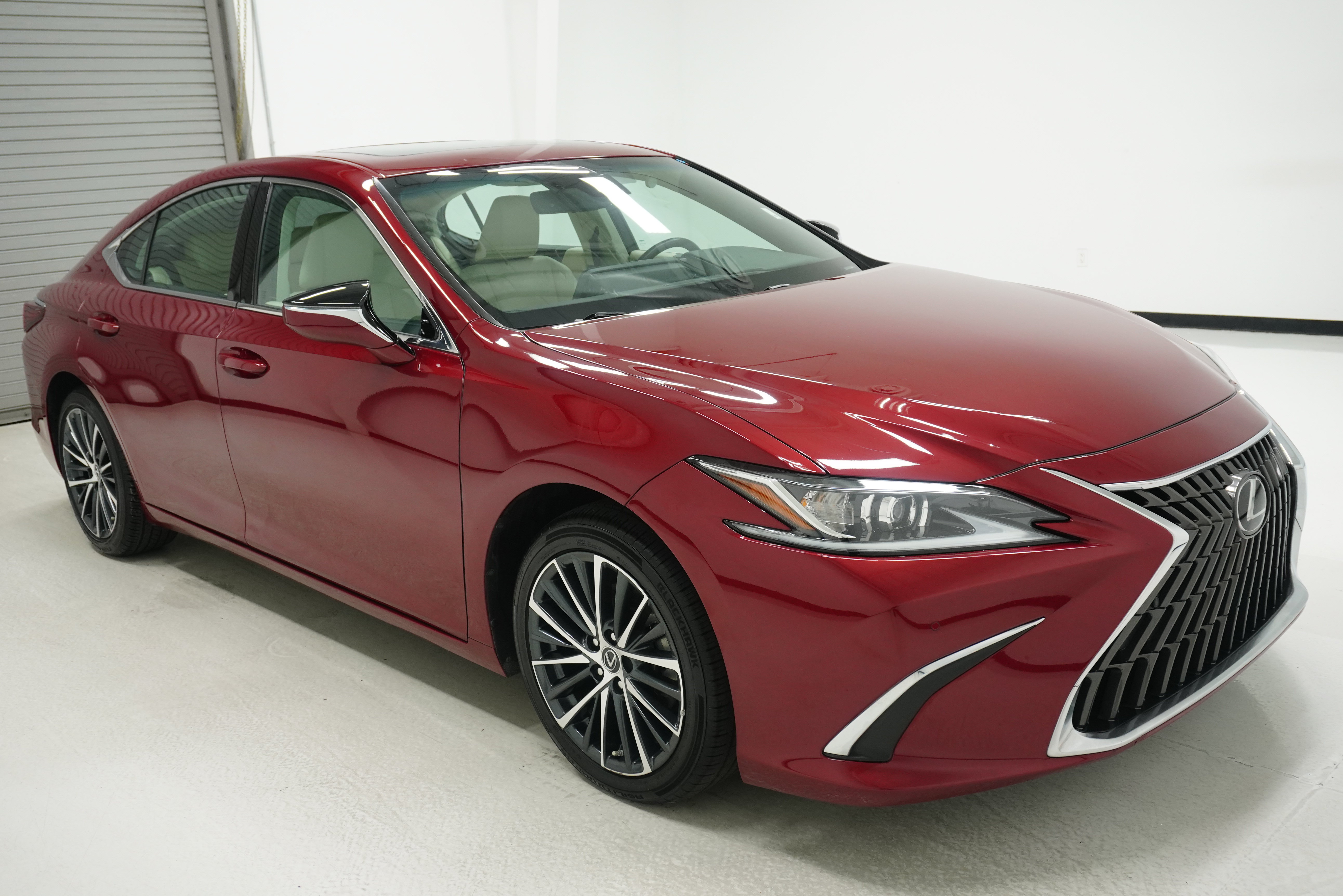 Used 2022 Lexus ES 350 w/ Premium Package FWD image 3