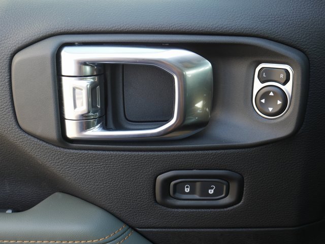 New 2025 Jeep Gladiator Mojave w/ Convenience Group image 15