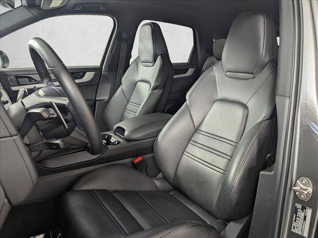 Certified 2024 Porsche Cayenne S image 5