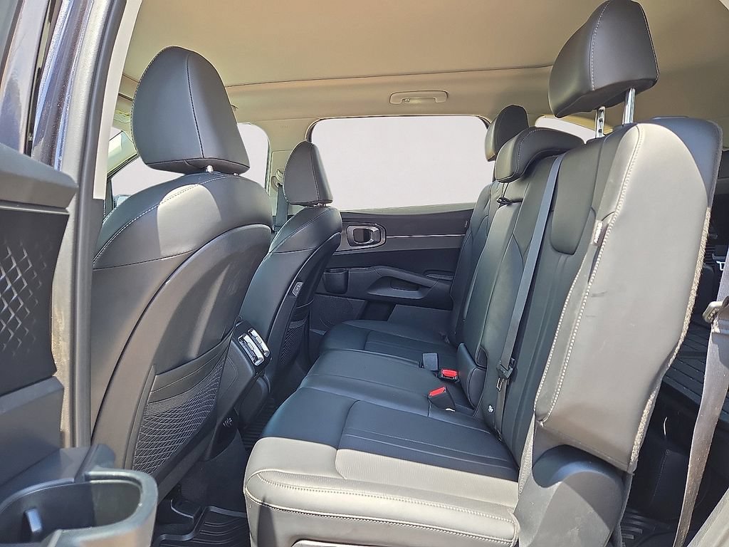 Used 2025 Kia Sorento S w/ Panoramic Sunroof Package FWD image 14