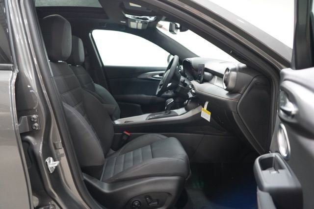 New 2025 Alfa Romeo Tonale w/ Premium Package image 35