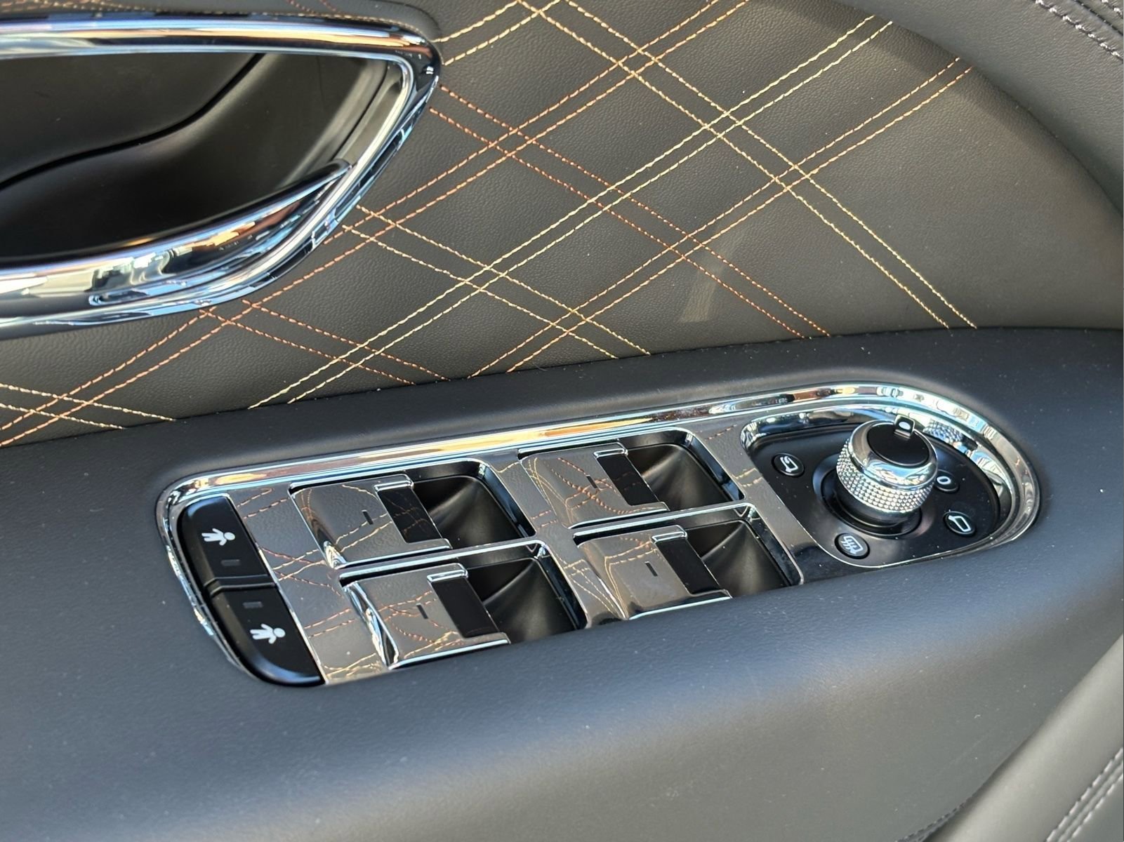 New 2025 Bentley Bentayga Extended Wheelbase image 46