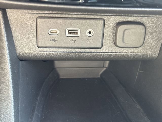 Used 2023 Buick Encore GX Essence w/ Experience Buick Package FWD image 21