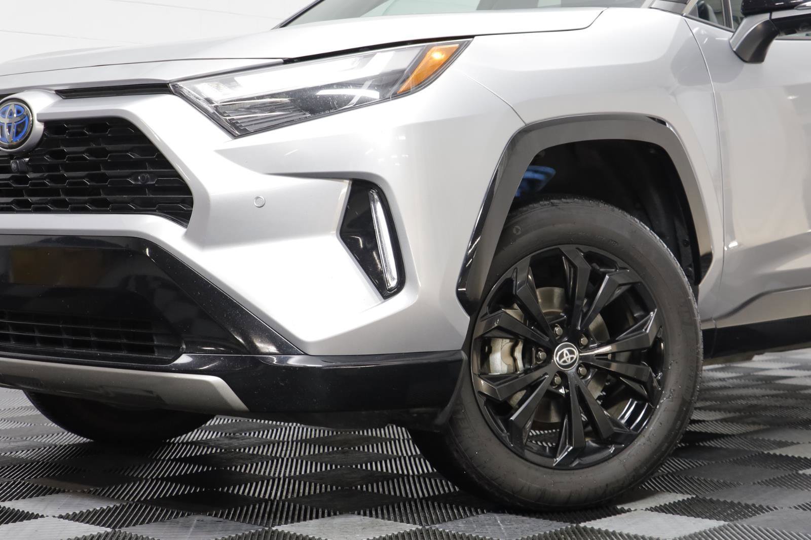 Used 2022 Toyota RAV4 XSE image 3