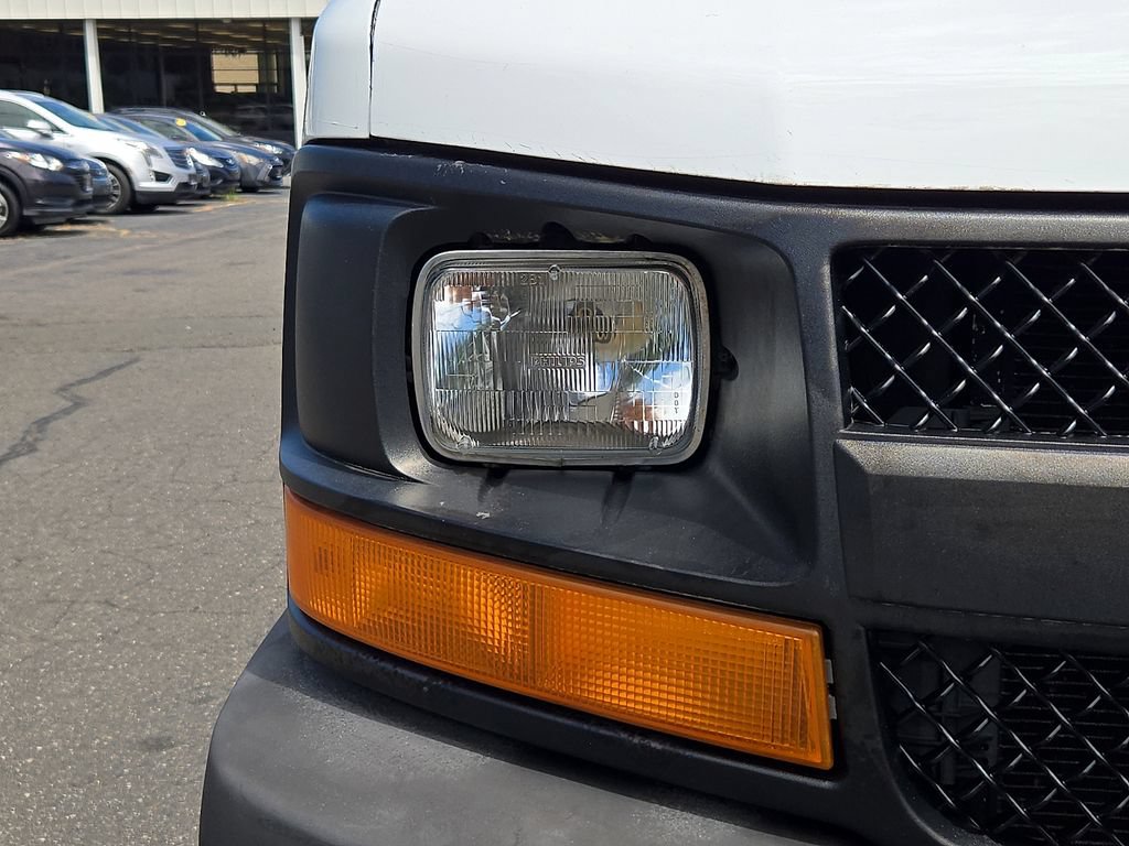 Used 2011 Chevrolet Express 1500 RWD image 11