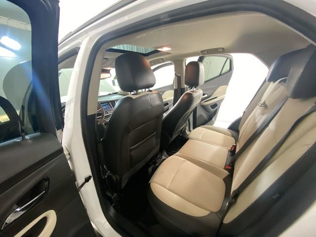 Used 2021 Buick Encore Preferred w/ Safety Package II image 29