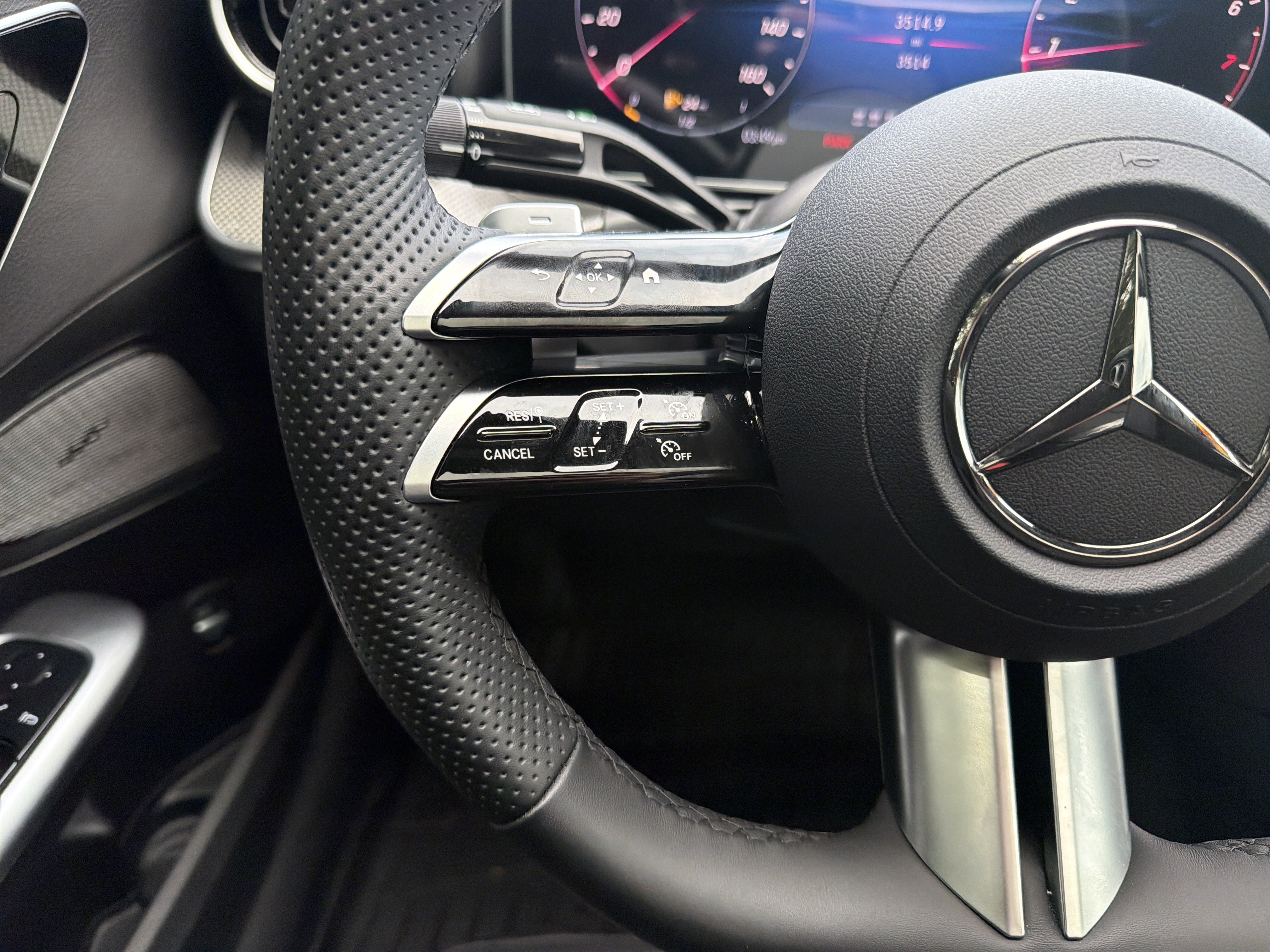 Used 2025 Mercedes-Benz C 300 4MATIC Sedan image 19