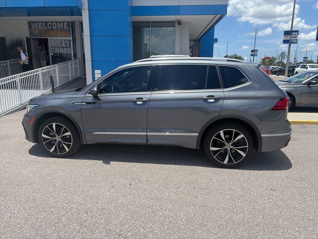 Used 2022 Volkswagen Tiguan SEL R-Line AWD/4WD image 8