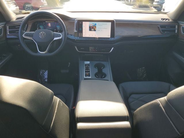 Certified 2025 Volkswagen Atlas SE image 13