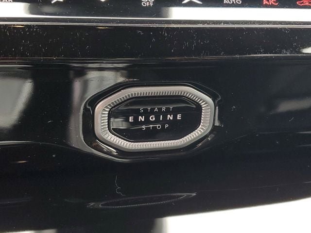 New 2026 Jeep Grand Cherokee Altitude AWD/4WD image 31