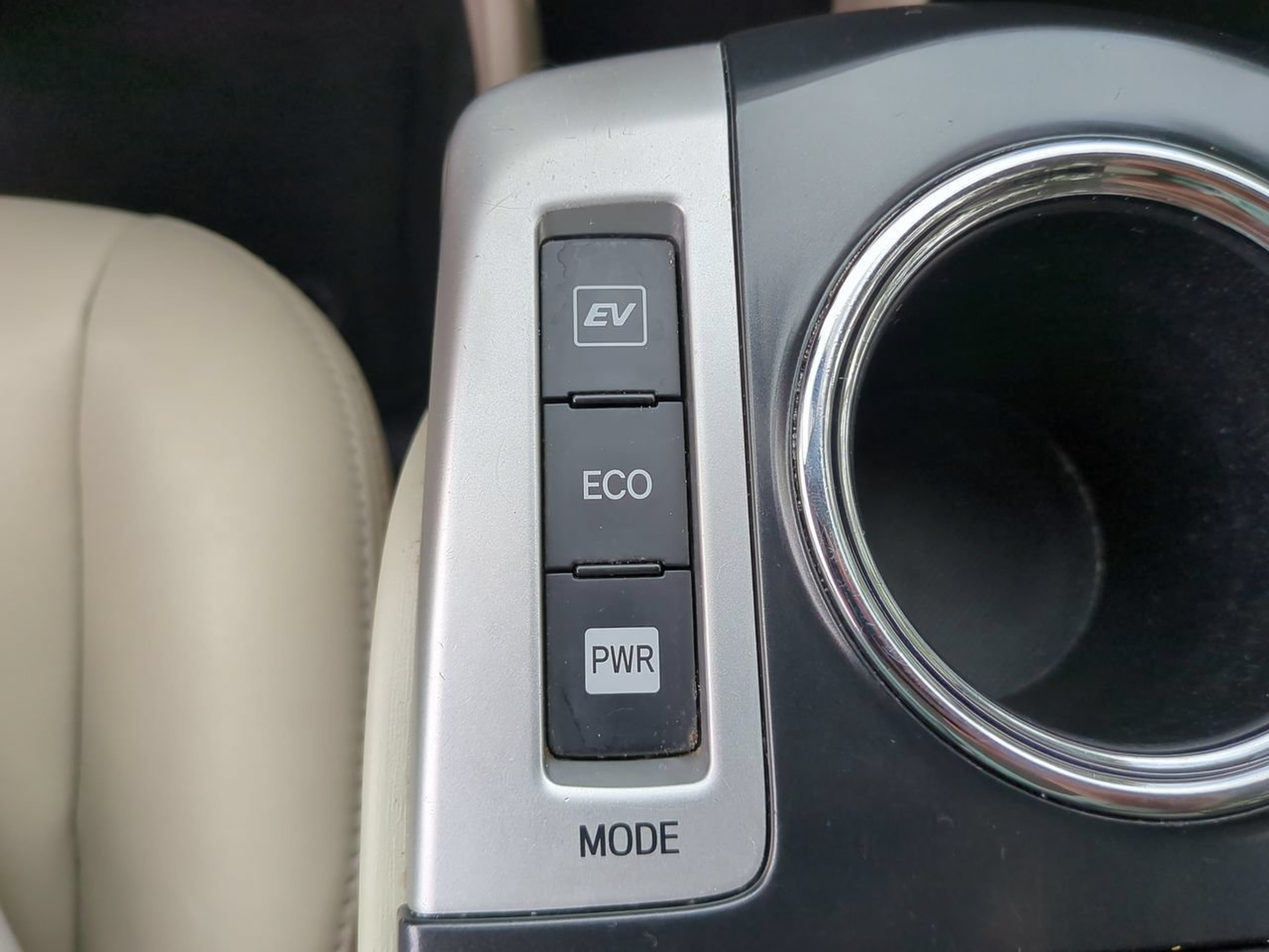 Used 2014 Toyota Prius V Five FWD image 27