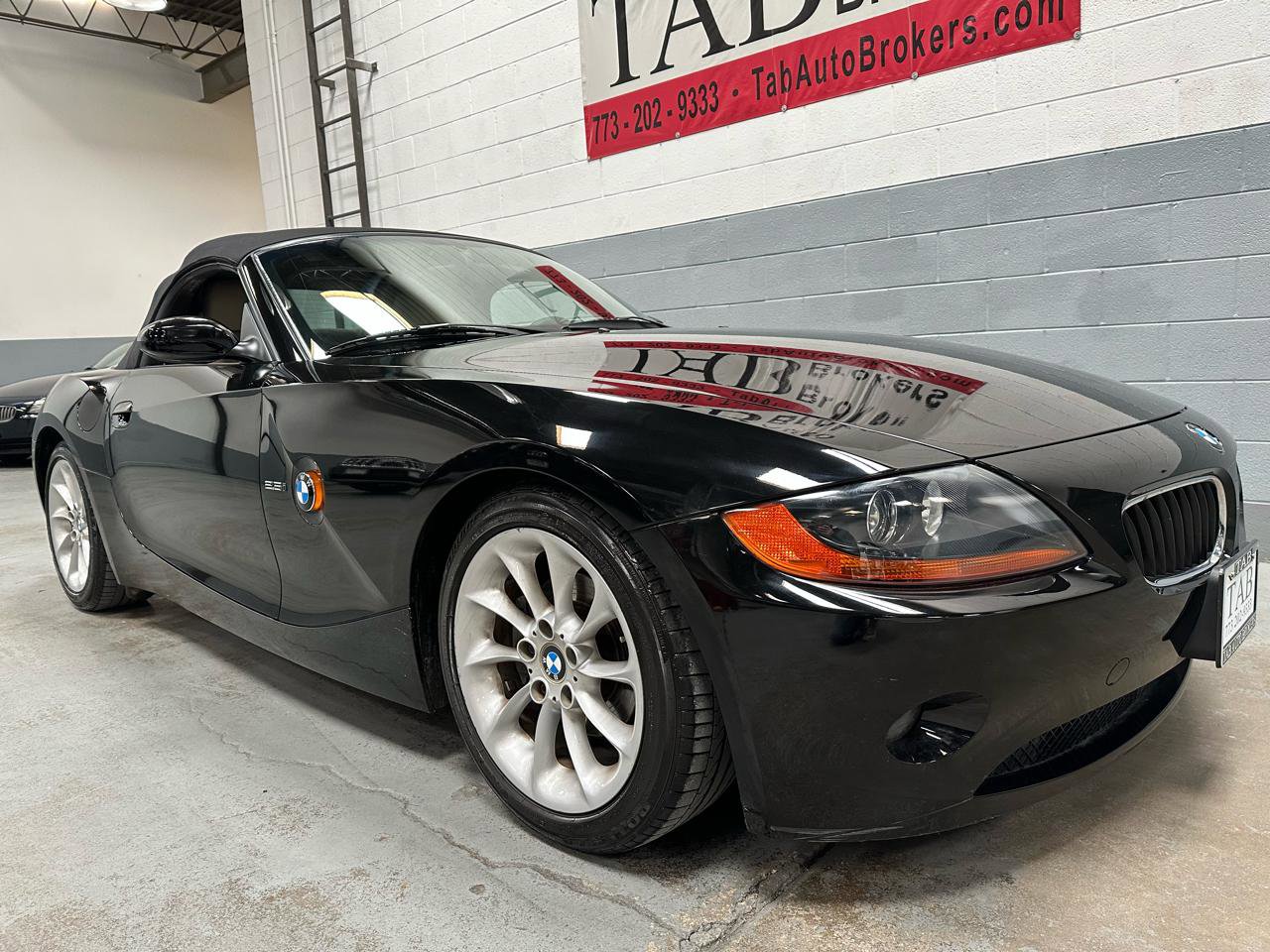 Used 2003 BMW Z4 2.5i image 8
