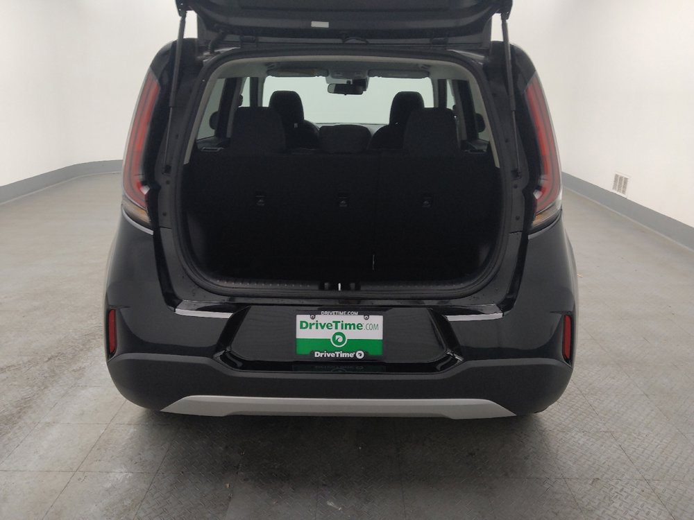 Used 2023 Kia Soul LX image 29
