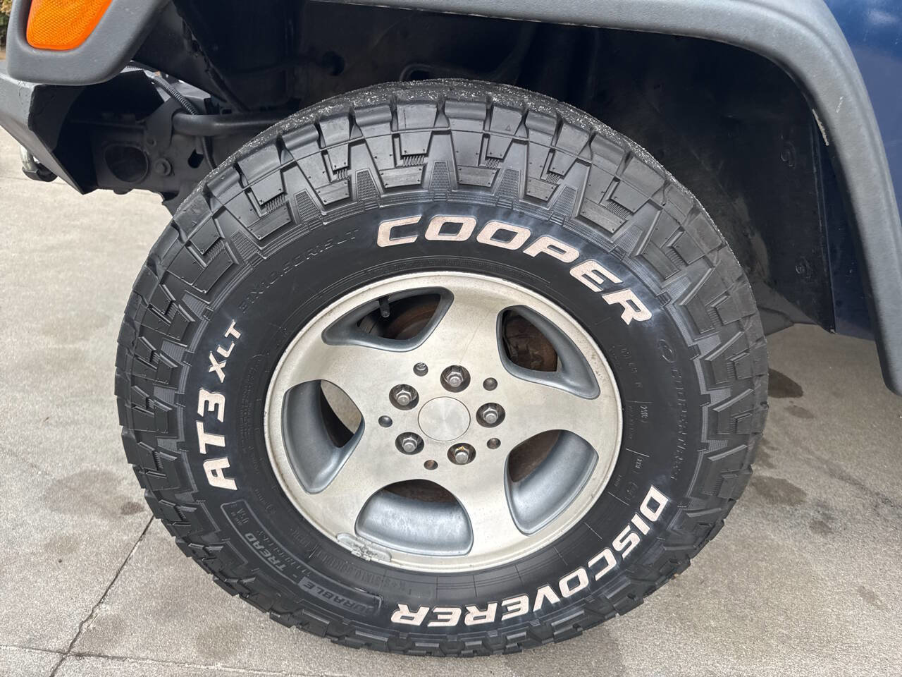 Used 2004 Jeep Wrangler Sport w/ Dual Top Group image 28