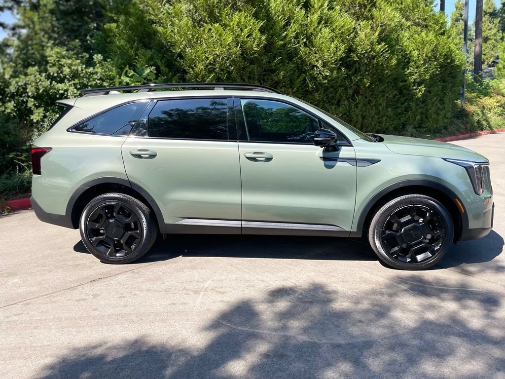 Certified 2025 Kia Sorento SX Prestige AWD/4WD image 3