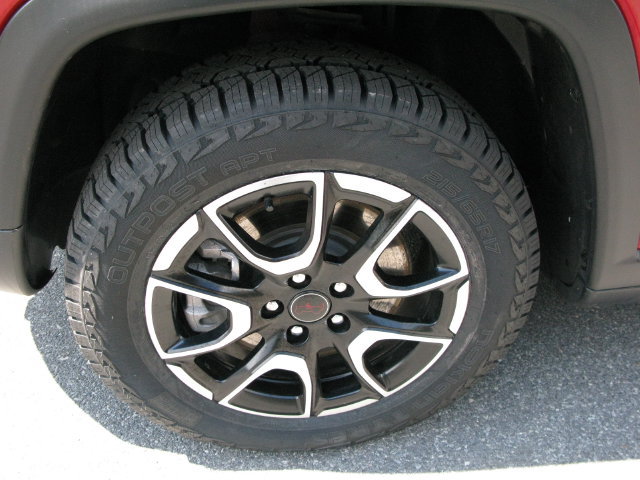 Used 2025 Jeep Compass Trailhawk AWD/4WD image 11