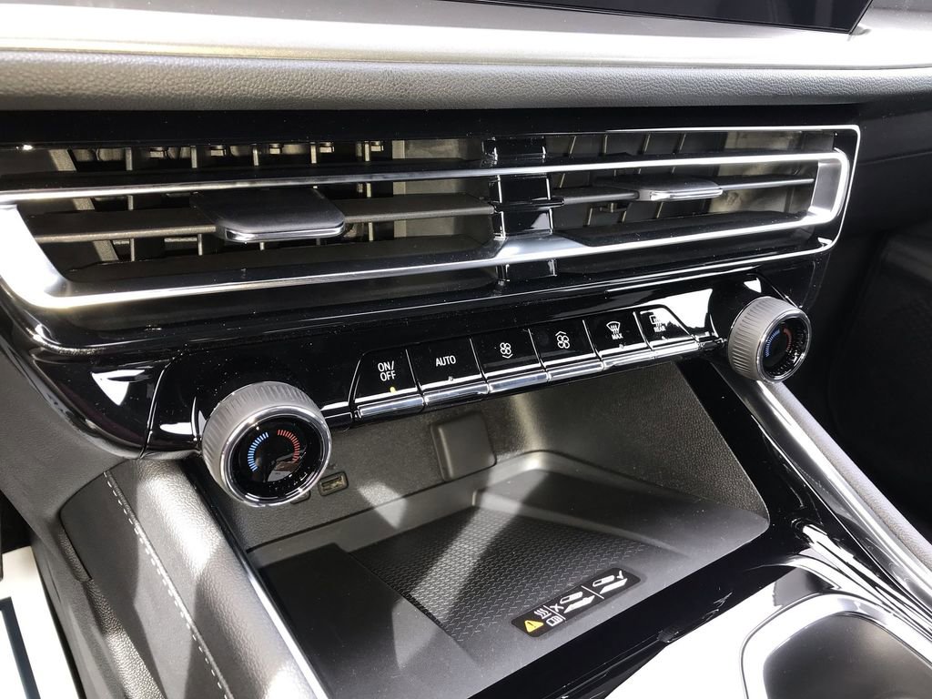 New 2026 Chevrolet Traverse LT w/ Midnight/Sport Edition image 18