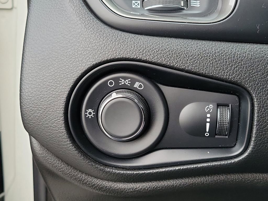 Used 2023 Jeep Renegade Latitude image 7