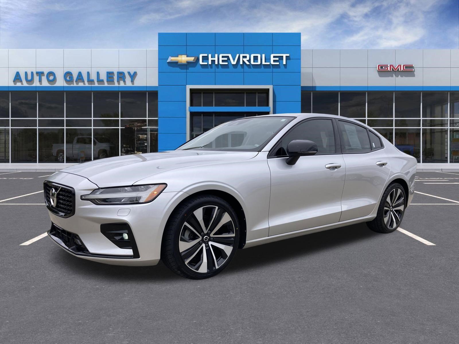 Used 2022 Volvo S60 B5 Inscription FWD image 2