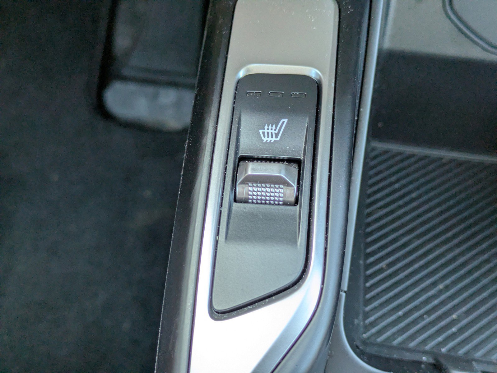 Certified 2025 Kia Sorento S w/ Panoramic Sunroof Package FWD image 26