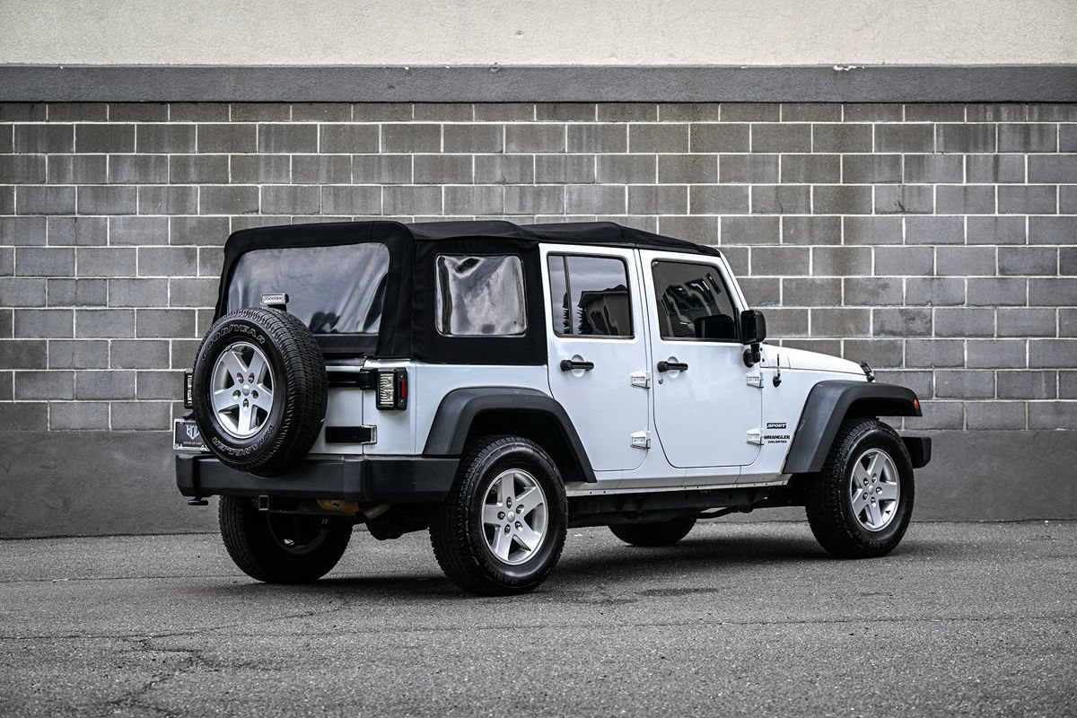 Used 2016 Jeep Wrangler Unlimited Sport w/ Quick Order Package 24S AWD/4WD image 3