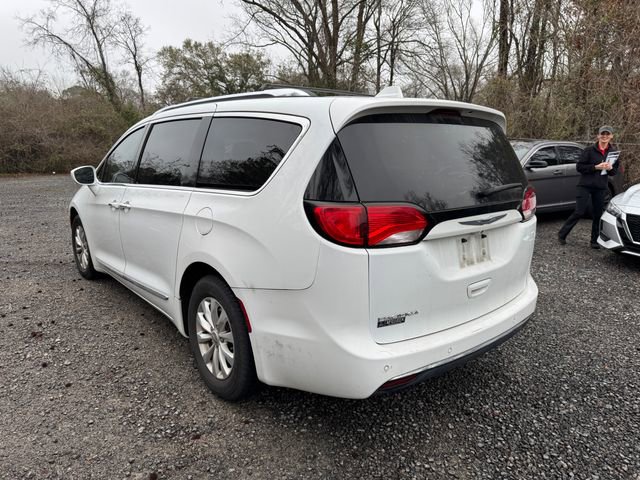 Used 2019 Chrysler Pacifica Touring-L image 6