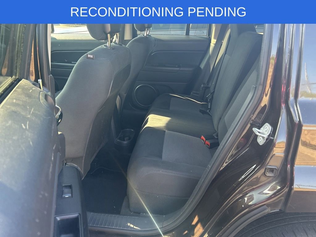 Used 2014 Jeep Patriot Latitude AWD/4WD image 9