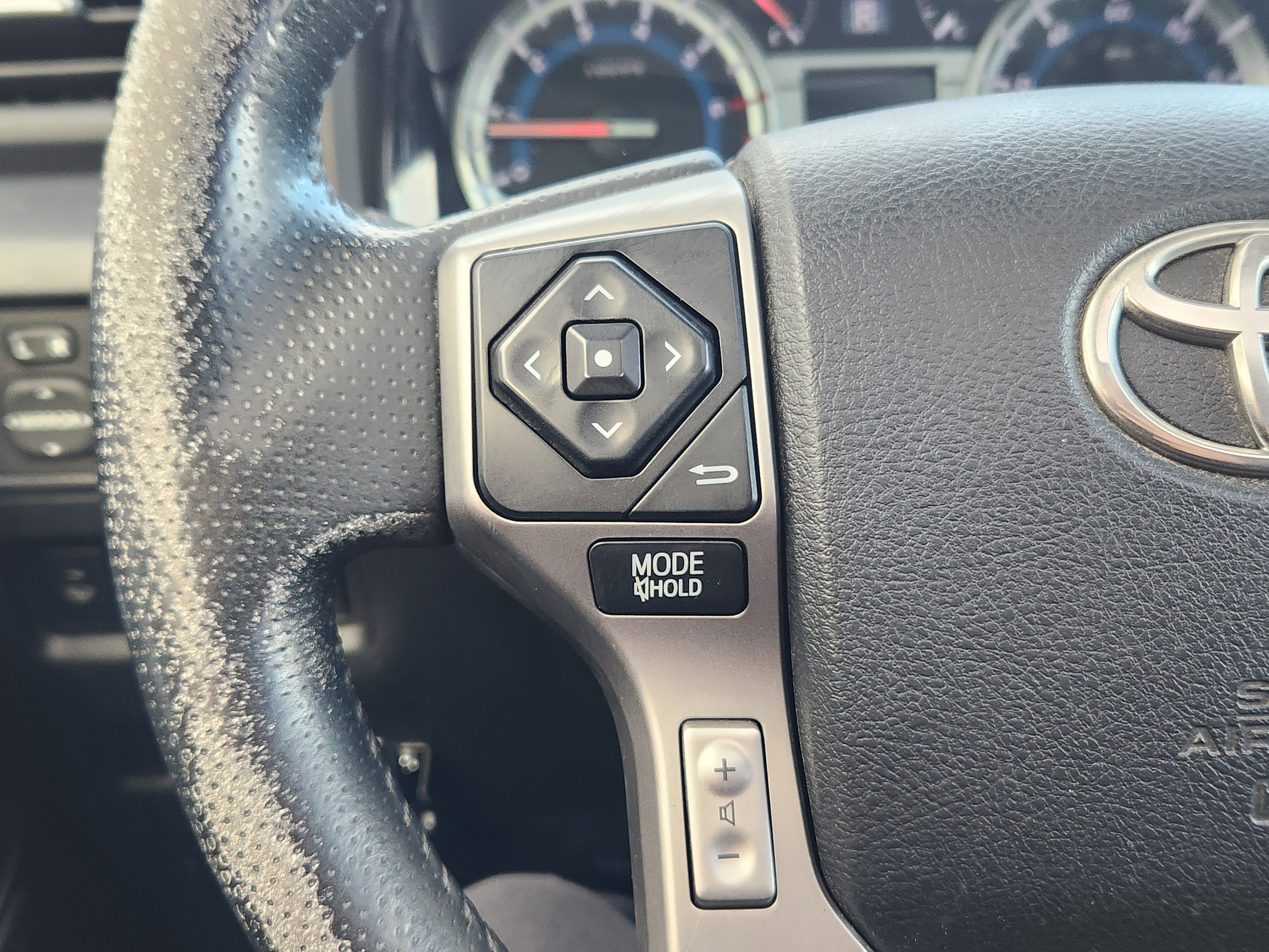 Used 2015 Toyota 4Runner Limited image 29