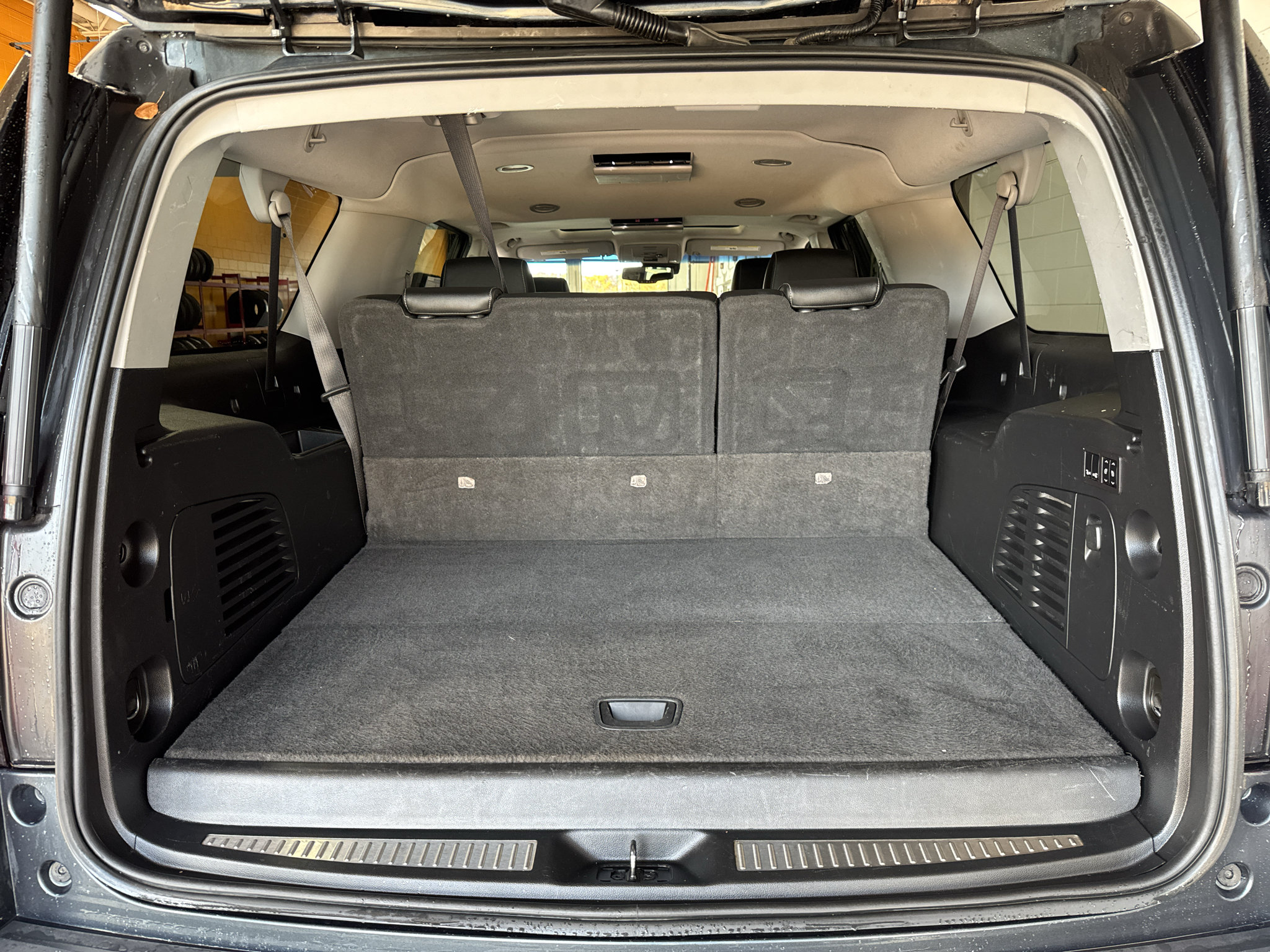 Used 2020 Chevrolet Suburban Premier AWD/4WD image 22