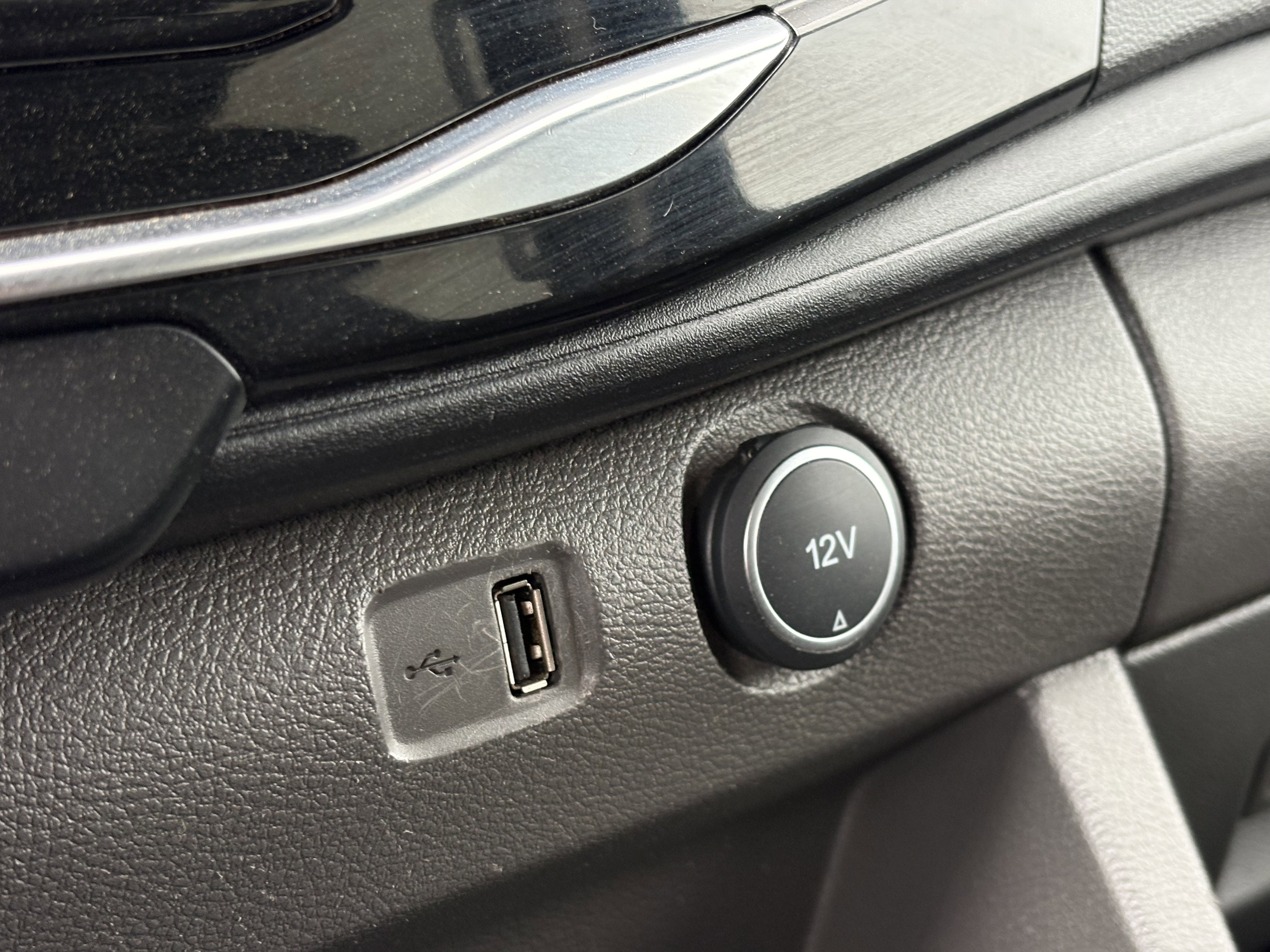 Used 2023 Ford Transit 350 XLT image 19