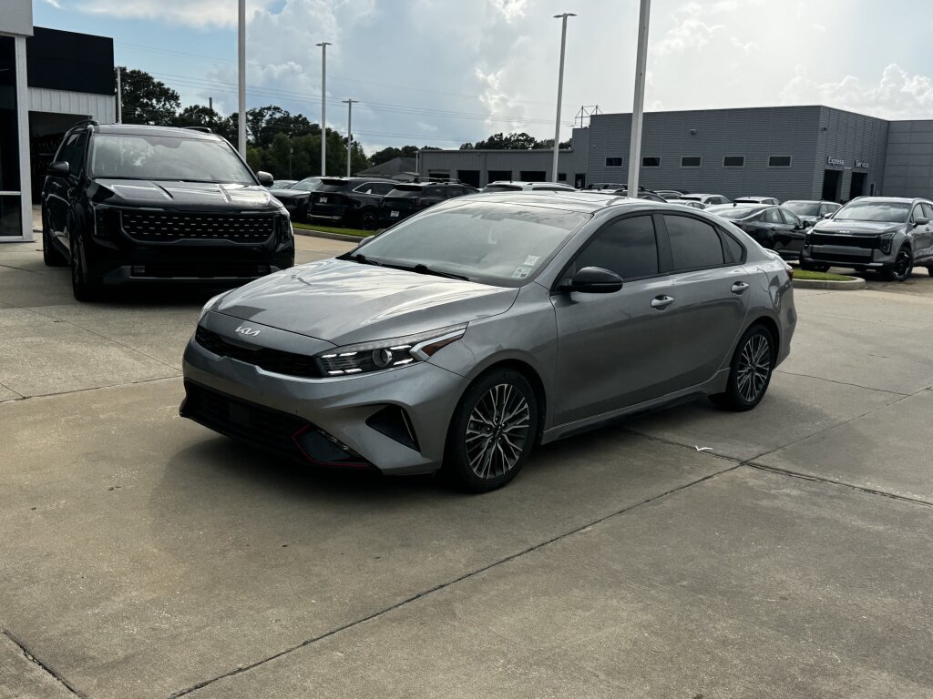 Used 2022 Kia Forte GT-Line w/ GT-Line Premium Package FWD image 2