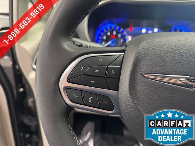 Used 2023 Chrysler Pacifica Touring-L FWD image 19