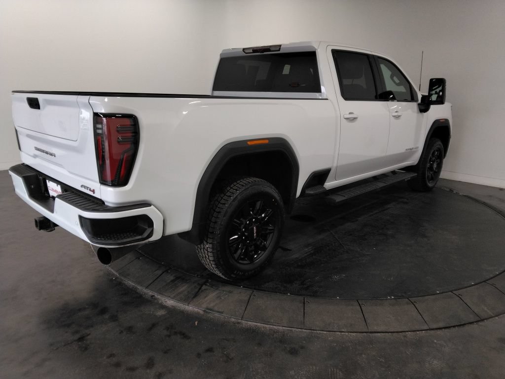 Used 2025 GMC Sierra 2500 AT4 AWD/4WD image 5
