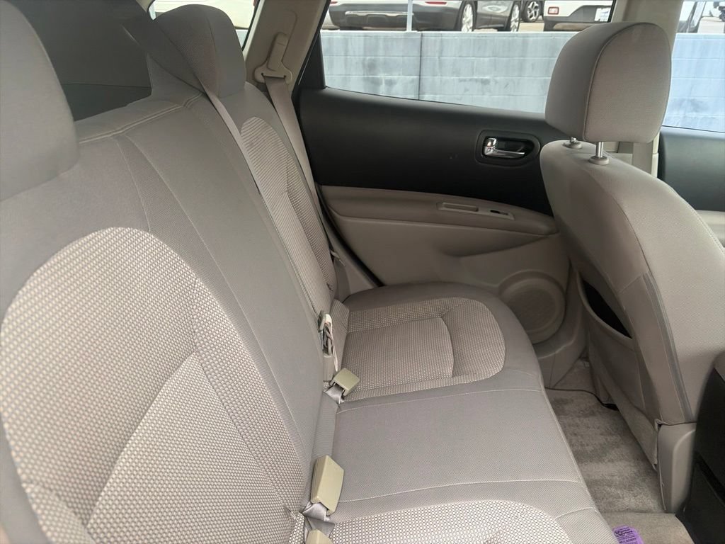 Used 2013 Nissan Rogue SV FWD image 13