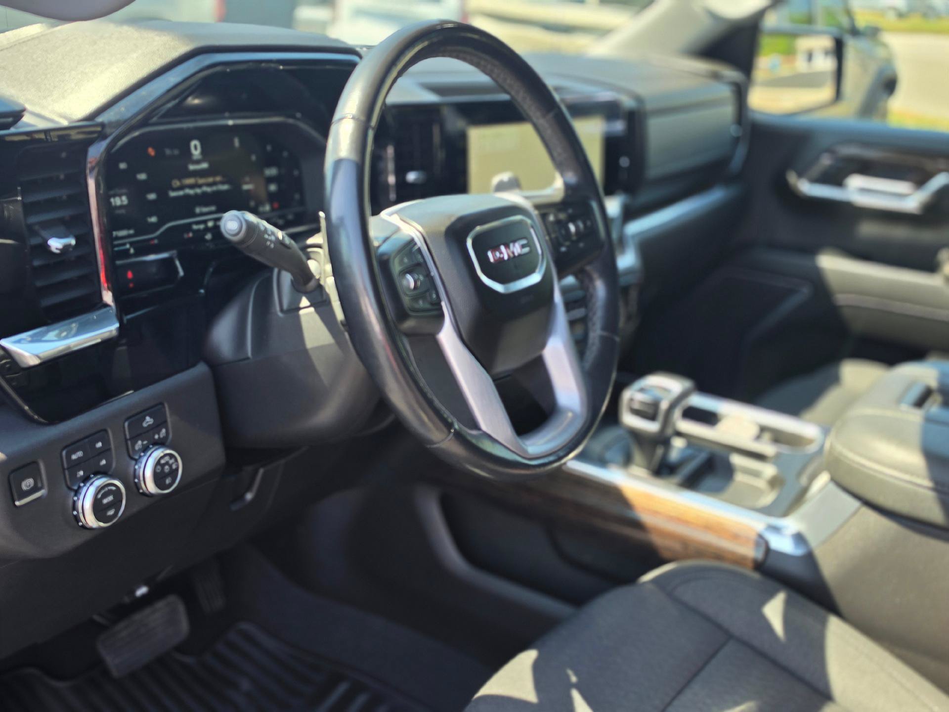 Used 2022 GMC Sierra 1500 Elevation w/ X31 Off-Road Package AWD/4WD image 7