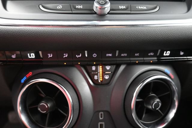 Used 2025 Chevrolet Blazer LT FWD image 25