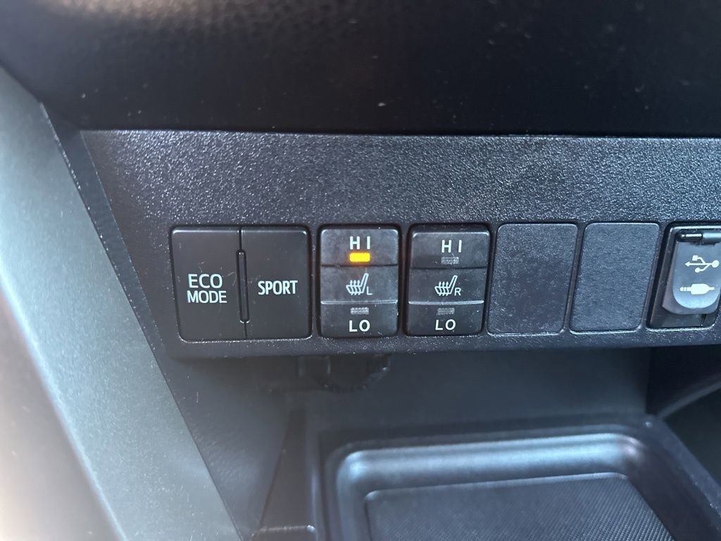 Used 2013 Toyota RAV4 Limited image 21