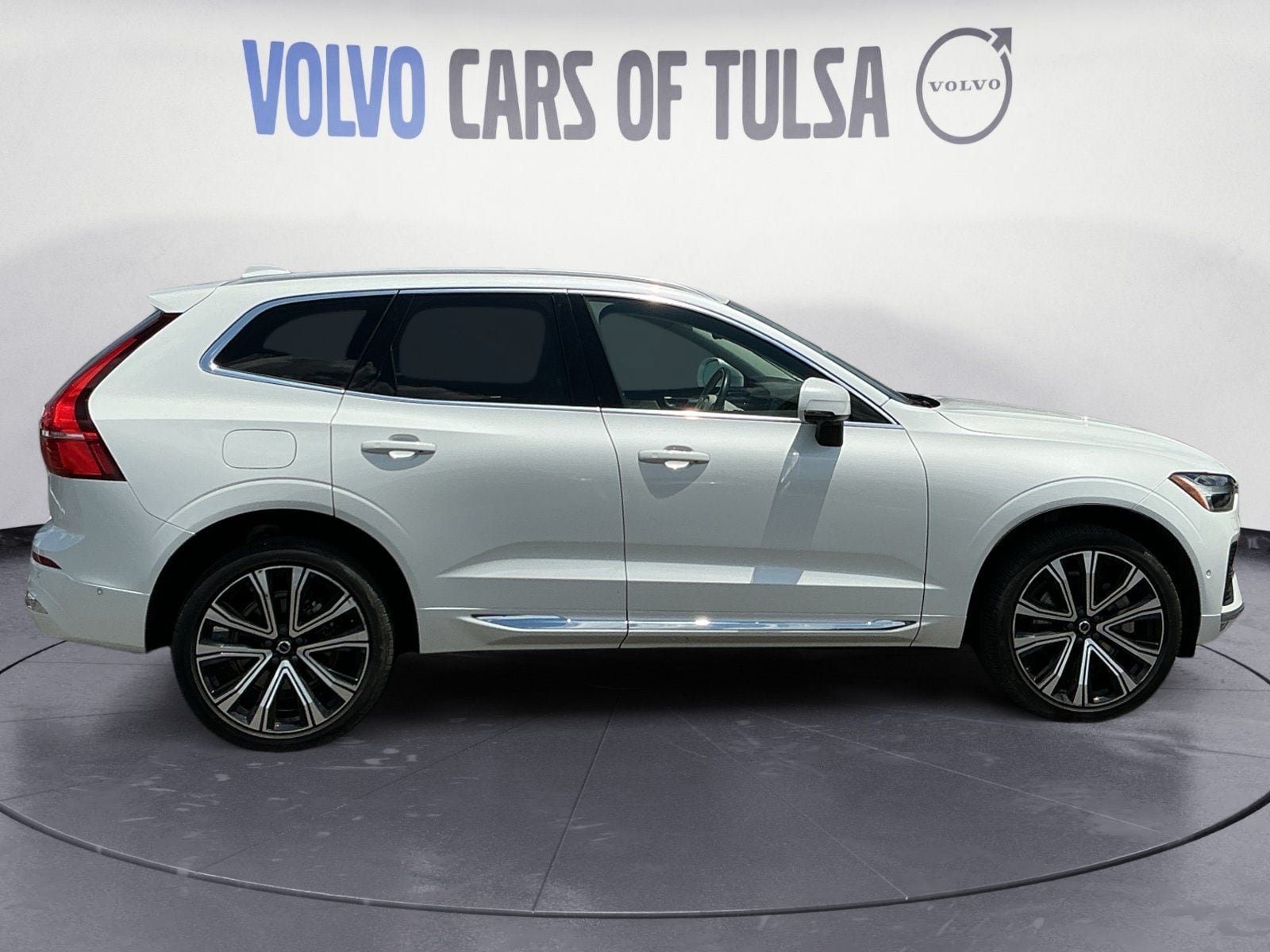 Used 2023 Volvo XC60 B6 Ultimate w/ Protection Package Premier AWD/4WD image 6