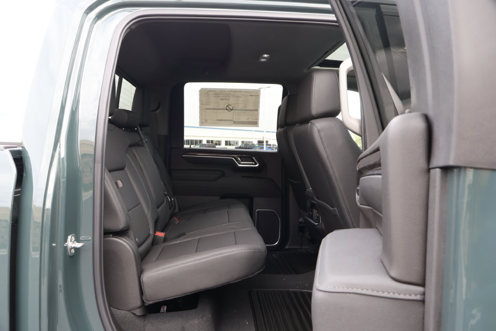 New 2026 Chevrolet Silverado 2500 LTZ w/ LTZ Premium Package AWD/4WD image 44