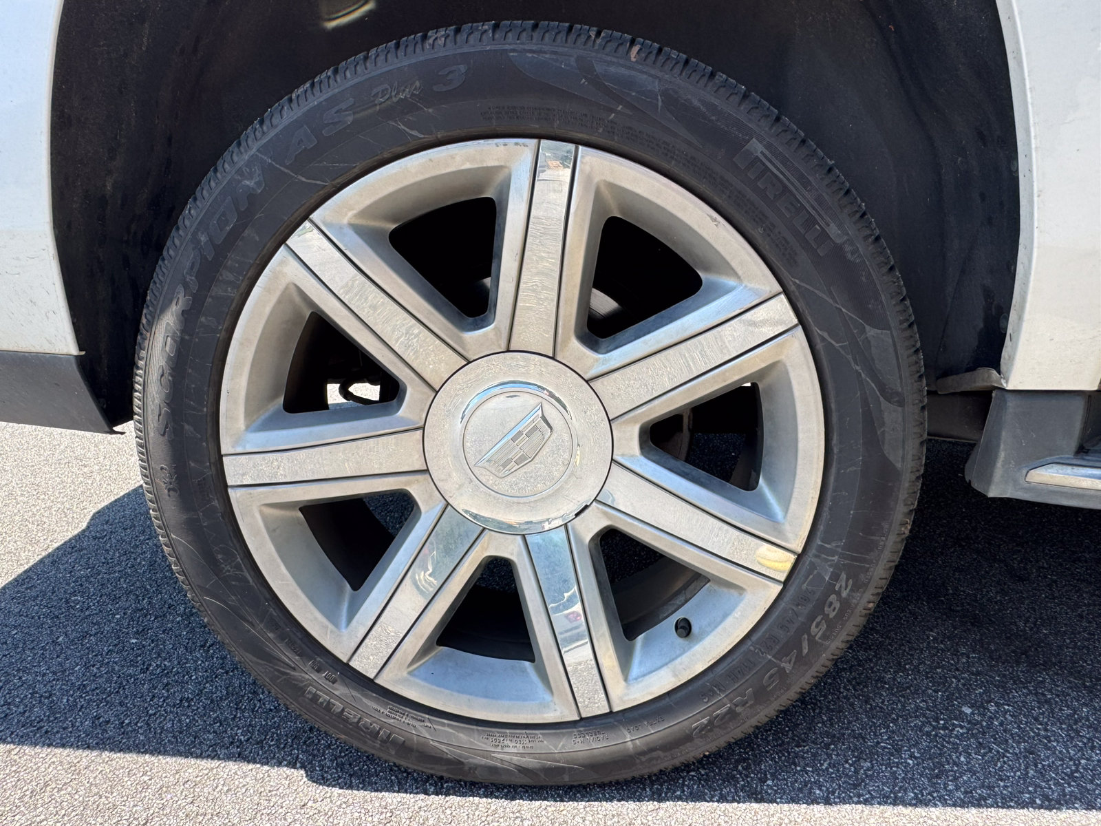 Used 2017 Cadillac Escalade ESV Luxury AWD/4WD image 23