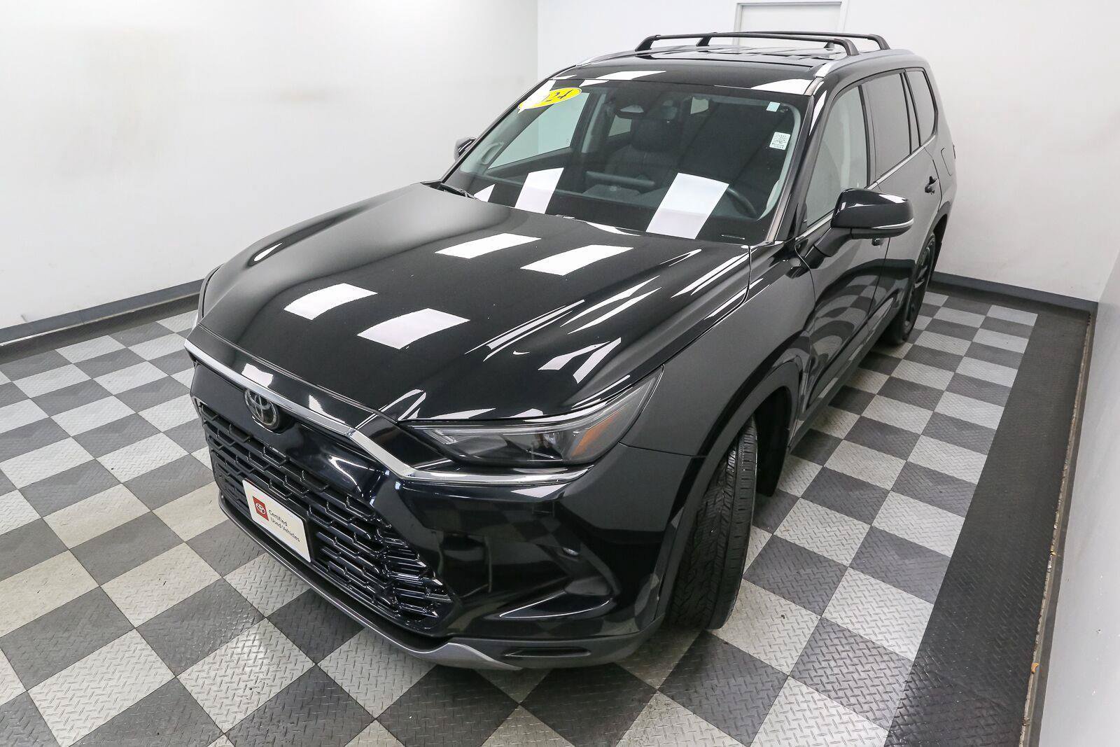 Certified 2024 Toyota Grand Highlander AWD image 7