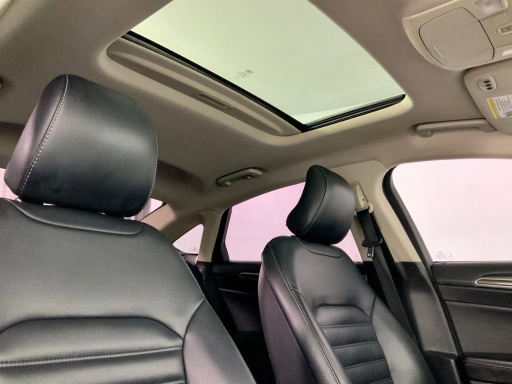 Used 2019 Ford Fusion SEL image 3