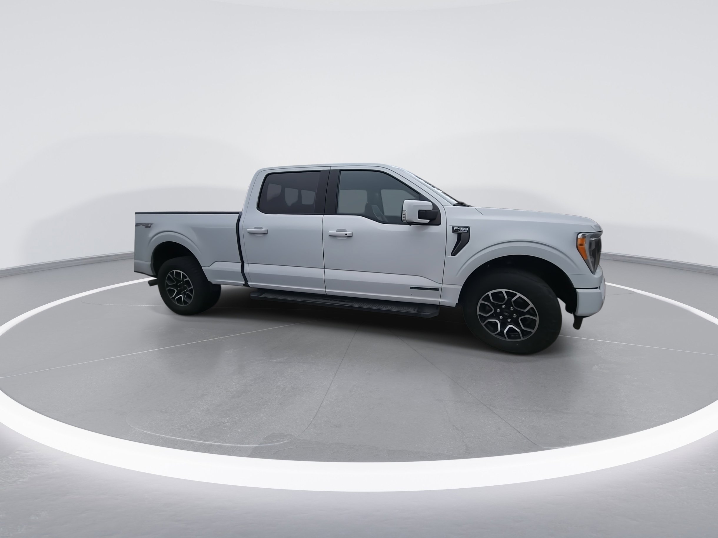 Used 2021 Ford F150 Lariat image 2