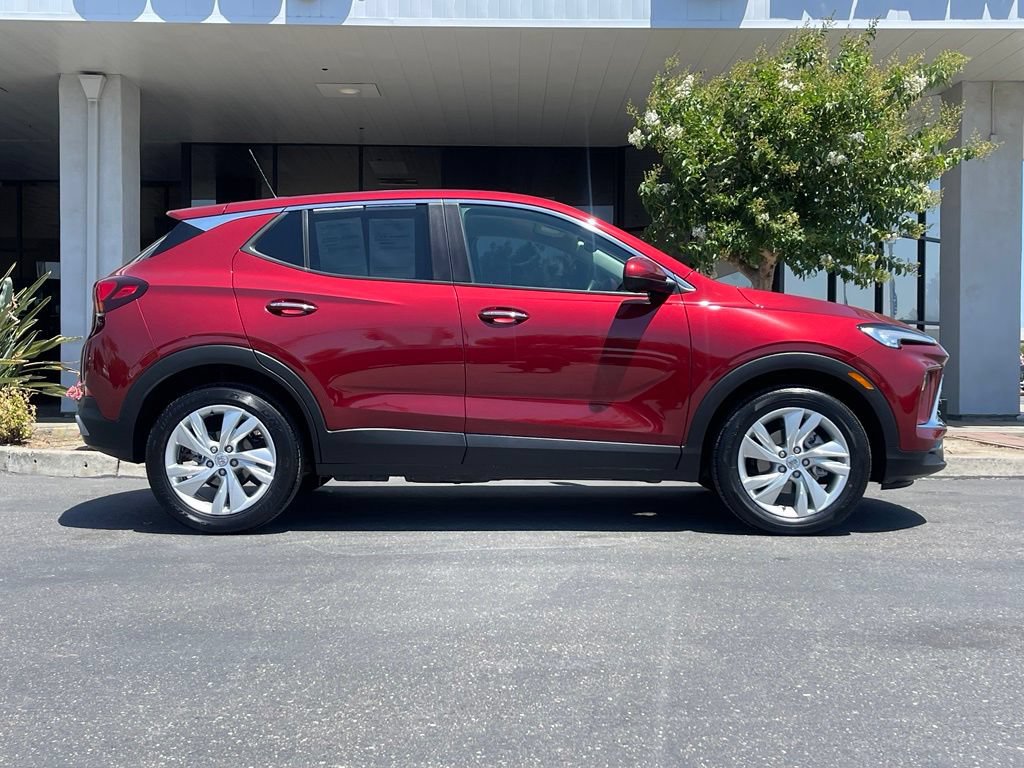 Used 2024 Buick Encore GX Preferred FWD image 3
