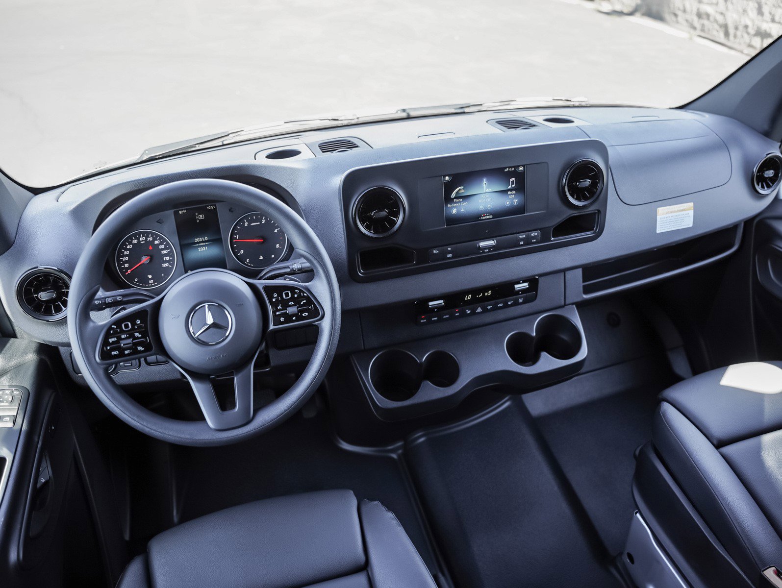 Used 2024 Mercedes-Benz Sprinter 2500 image 18