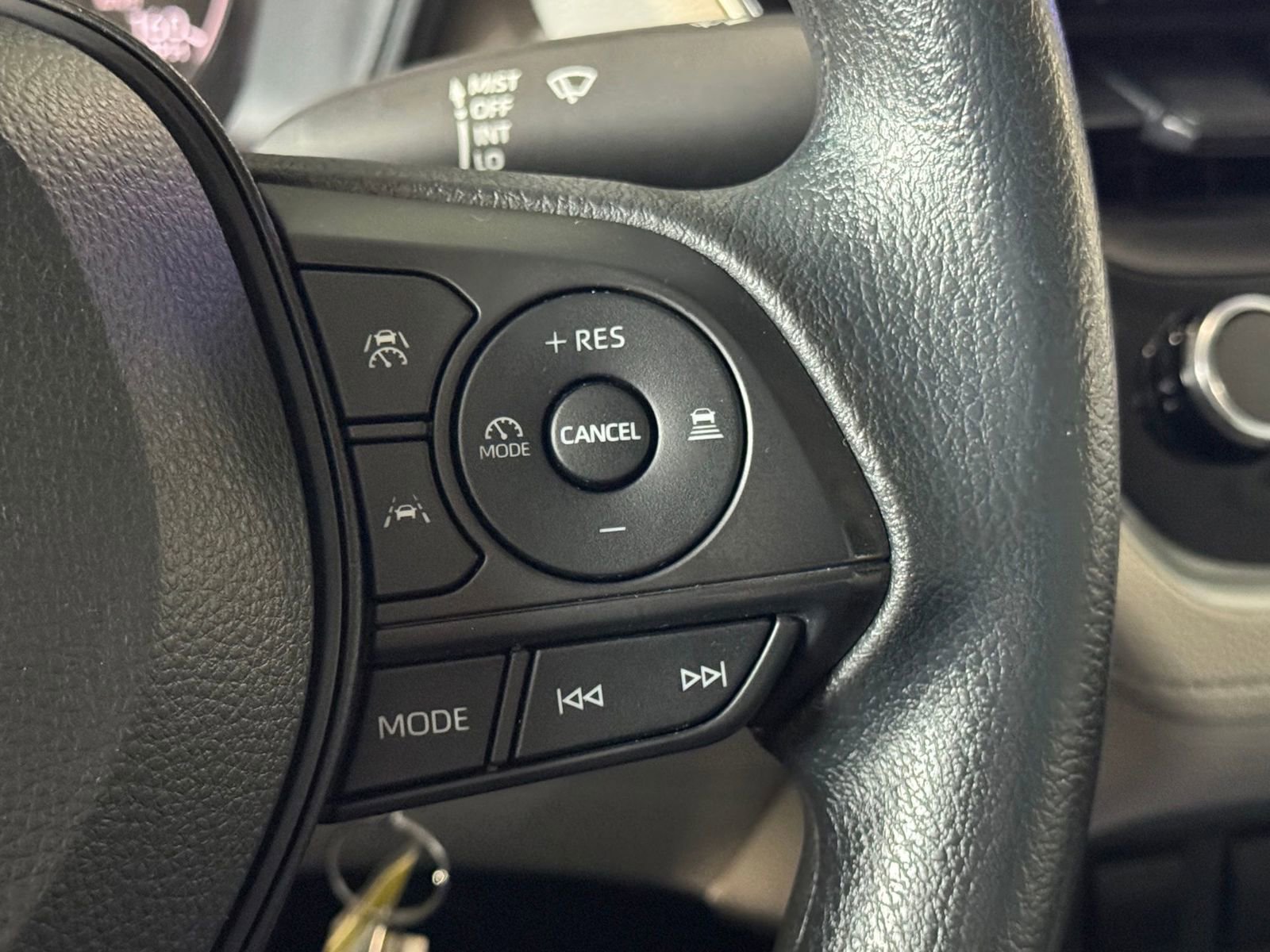 Used 2023 Toyota Corolla Cross L image 29