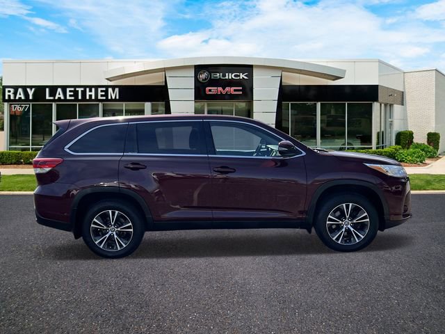 Used 2019 Toyota Highlander Plus AWD/4WD image 6