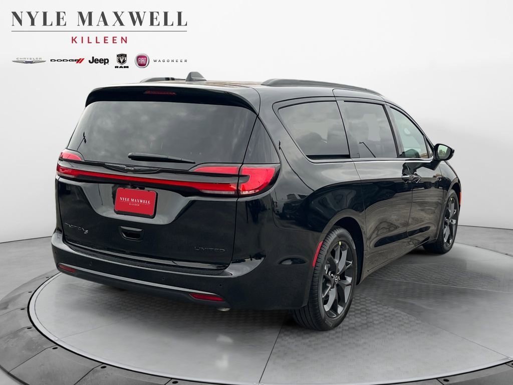 New 2026 Chrysler Pacifica Limited image 16