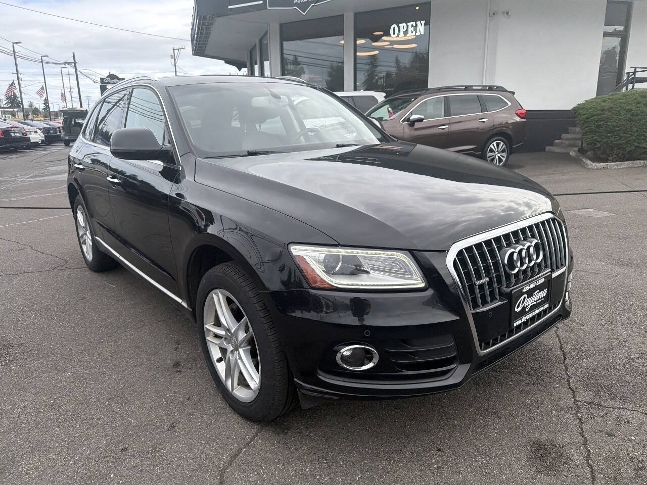 Used 2016 Audi Q5 2.0T Premium Plus w/ Technology Package AWD/4WD image 4