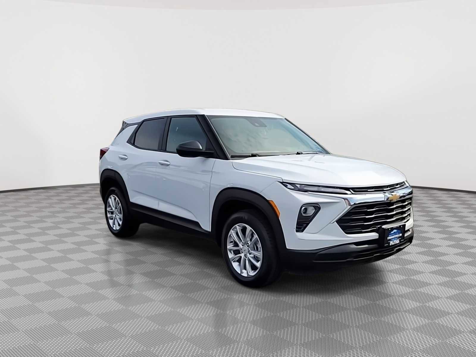 Used 2025 Chevrolet TrailBlazer LS w/ LS Convenience Package image 2